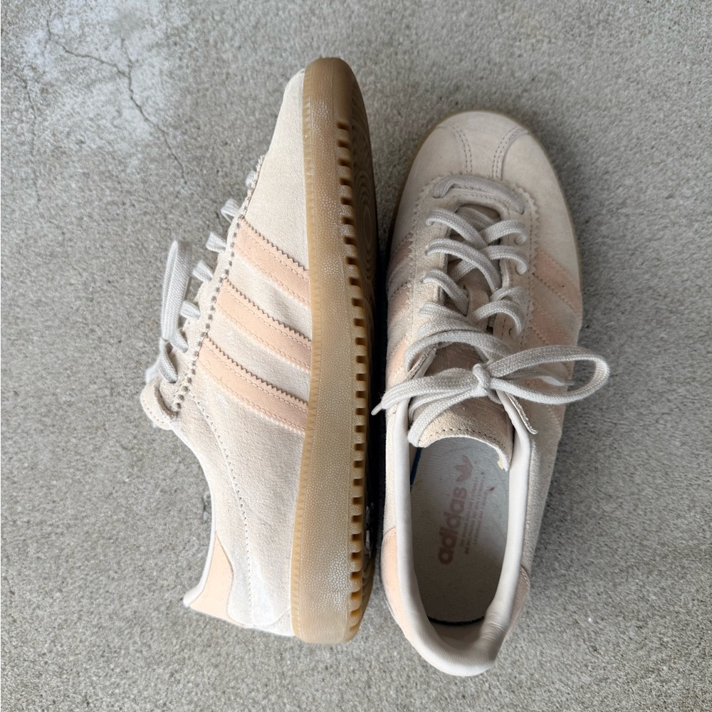 Adidas Women's Cream and Peach Sneakers Youth 4.5 Women 6.5